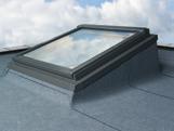 0-15 - Lehetővé teszi tetőablakok lapostetős beépítését a szükséges beépítési hajlásszög biztosításával.