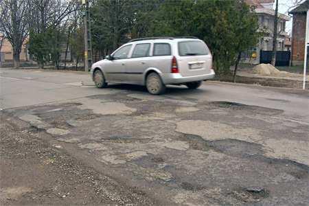 2. Közúti K közlekedk zlekedés Többszámjegyű utak problematikája M0