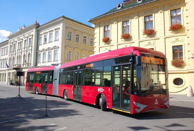 felsővezetékről és töltőállomáson is Komárom: BYD elektromos autóbuszgyár