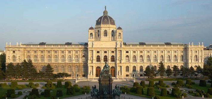 00 Júniustól augusztusig: hétfőnként is nyitva A Kunsthistorisches Museum Wien (Bécsi Szépművészeti Múzeum) a világ legjelentősebb múzeumainak egyike.