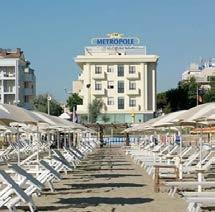 HOTEL METROPOLE*** Fekvése: a színvonalas szálloda Rimini központjában, Marina Centron fekszik, 50 m-re a strandtól Elhelyezés: telefonnal, tv-vel, hajszárítóval felszerelt, széffel, minibárral