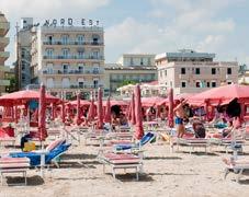 A környékbeli szórakozási lehetőségek miatt különösen családoknak ajánlott, míg a szomszédos Riccione zajos éjszakai szórakozóhelyei miatt elsősorban a fiatalok körében népszerű.