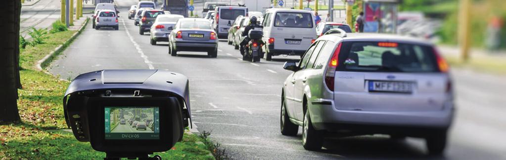 Amint a rendőr rálő az autóra, a lézerérzékelő jelez, így tájékoztatja a jármű vezetőjét a