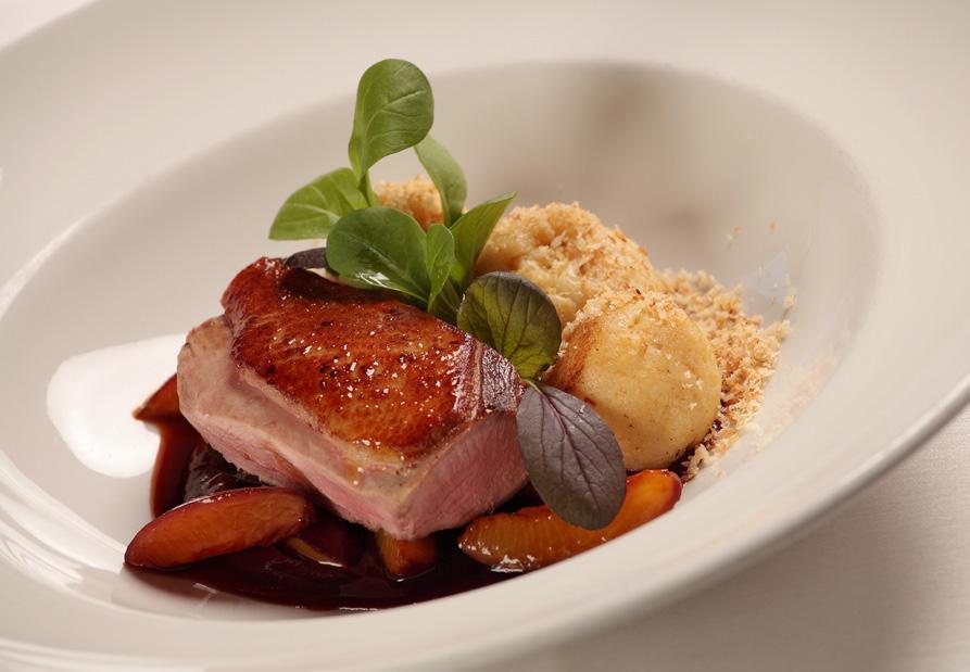 / Allergénjelölés: 7 Roasted pink duck breast served with plum puree and sweet matzo dumplings