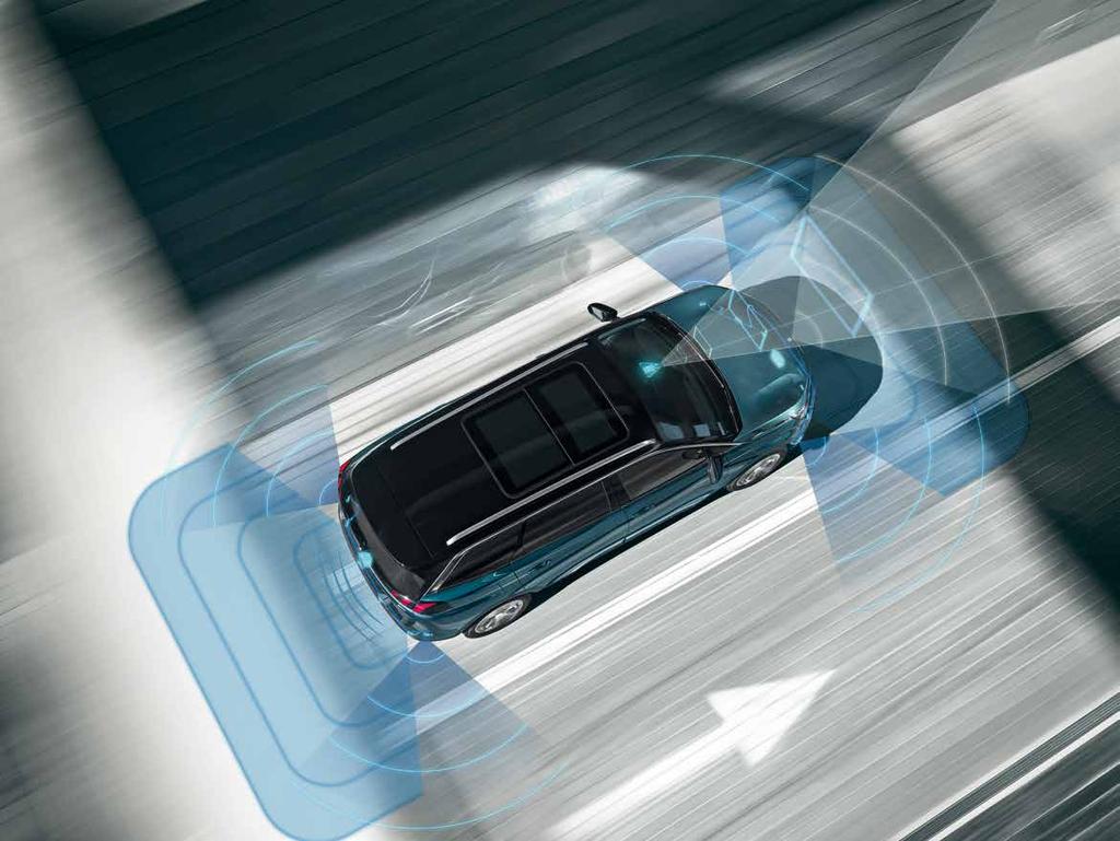 Bízza rá magát a legújabb generációs vezetéssegítő funkciókra: táblaolvasó rendszer sebességajánlással, automatikus vészfék (Active Safety Brake) ütközésveszély-jelző (Distance Alert) funkcióval*,