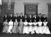 76 77 Emlékek a múltból Az 1957-ben érettségizett IV. B osztály jubileumi találkozója Töredék.