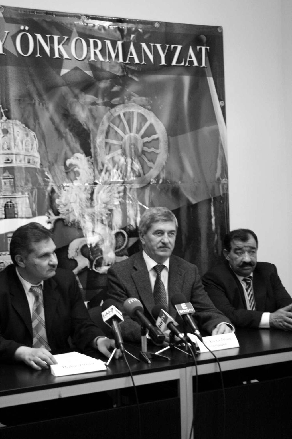 ÖSSZEFOGÁS A ROMÁKKAL A ROMÁKKAL Az eddiginél is több lehetőséget ad a romáknak a BKV: a közlekedési vállalat együttműködési megállapodást kötött a Fővárosi Cigány Önkormányzattal (FCÖ) annak