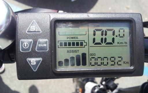 - s kijelzője minden elektromos