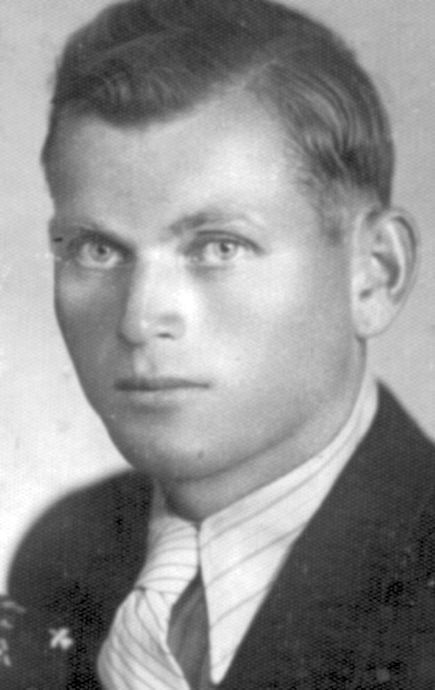 Névsorok emberveszteség 443 Az 1944 1945-ös nádaljai magyarirtás vértanúi Bakos András 1. Bajai József Kernya 40 év körüli kisbíró, nős, családos ember.