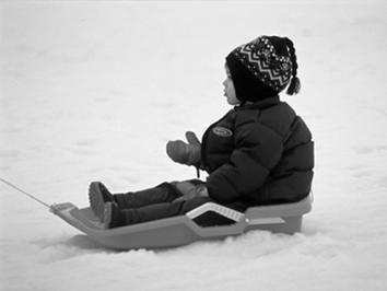 P Emberek és havas környezet fényképezése (Hó) Segítségével élénk, természetes színű képeket készíthet havas környezetben tartózkodó