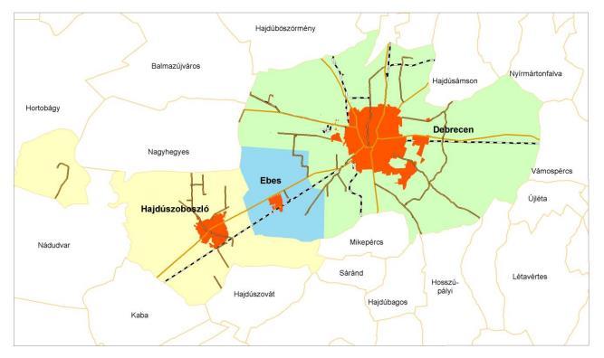 Debrecen város szuburbanizációs övezete, az agglomerációt is figyelembe véve, közel 350 ezer ember ellátását, oktatási, közlekedési, szolgáltatási kapcsolódását öleli fel 20 km-es sugarú körben.