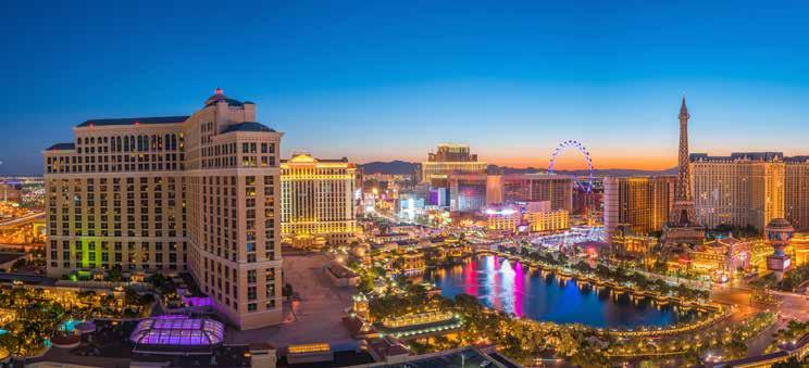 A rét elnevezéssel illetett város főutcáján a Strip-pen, amely a világ egyik legnagyobb szórakoztató-, bevásárló- és szerencsejáték központja. Este fakultatív "Las Vegas by night" túra.