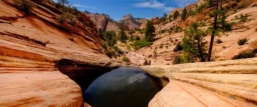 szabdalta völgyeket látva érezni csak igazán a természet lenyűgöző erejét. Fakultatív programlehetőség: Grand Canyon 25 perces helikoptertúra. Szállás Flagstaff környékén. 8.