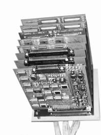 ábra: A főbb elektromos interface-ek és összeköttetések sematikusan A CDMS-nek számos elektronikus rendszerrel és egységgel kellett kapcsolatot tartani, erre egy, jelkódolásban és protokollban