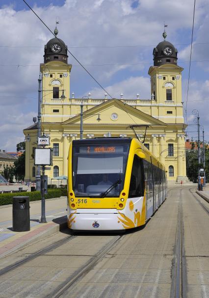 AZ ELLENŐRZÉS TERÜLETE Debrecen Megyei Jogú Város Önkormányzata, DKV Debreceni Közlekedési Zrt. Az önkormányzatok többségi tulajdonában lévő gazdasági társaságok (DKV Debreceni Közlekedési Zrt.