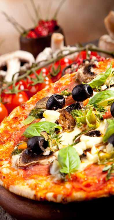 Pizza (32 cm) Amigo pizza / paradicsom alap, főtt császár, paprika, hagyma, tükör tojás, sajt 940.- Tonna Madonna pizza / paradicsom alap, somogyi ragu, sajt 940.