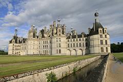 Chambord Települések (városok, falvak) A városok, falvak előtt az à elöljáró használatos: à Paris, à Avignon, à Budapest, à Szeged, à Balatonvilágos, à Velence Kivételt képeznek azok a