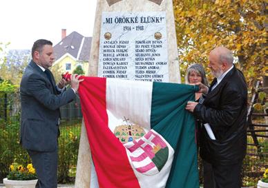 szakemberei: a vízelvezető árkok kitisztításával, mélyítésével egy lépéssel közelebb jutottak ahhoz, hogy felszámolják a csapadékvíz-elvezetési gondokat.