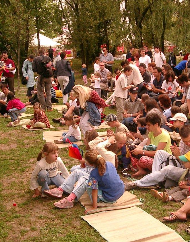 KIEGÉSZÍTŐ RENDEZVÉNY- ESZKÖZÖK 3x3 méteres rendezvénysátor 6x3 méteres rendezvénysátor 5x5 méteres harmonikasátor Nagy