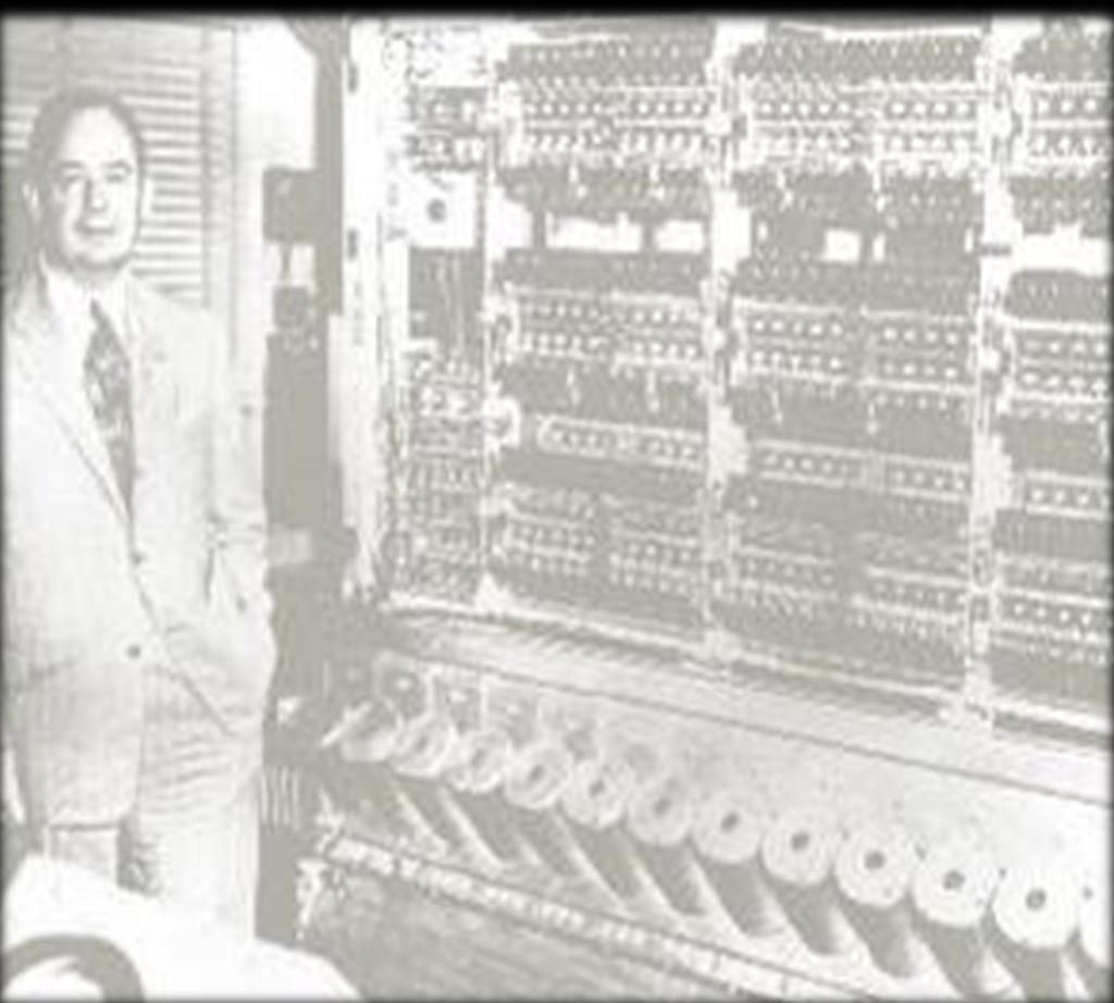 ノイマン型コンピューターと呼ばれる現在のコンピューターの基礎を築いた John von NEUMANN s name