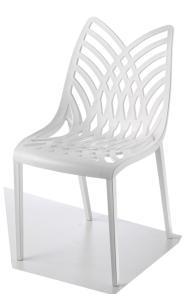 37,- EUR G/TOGETHER Tölgy vázas szék, műanyag ülőhéjjal.