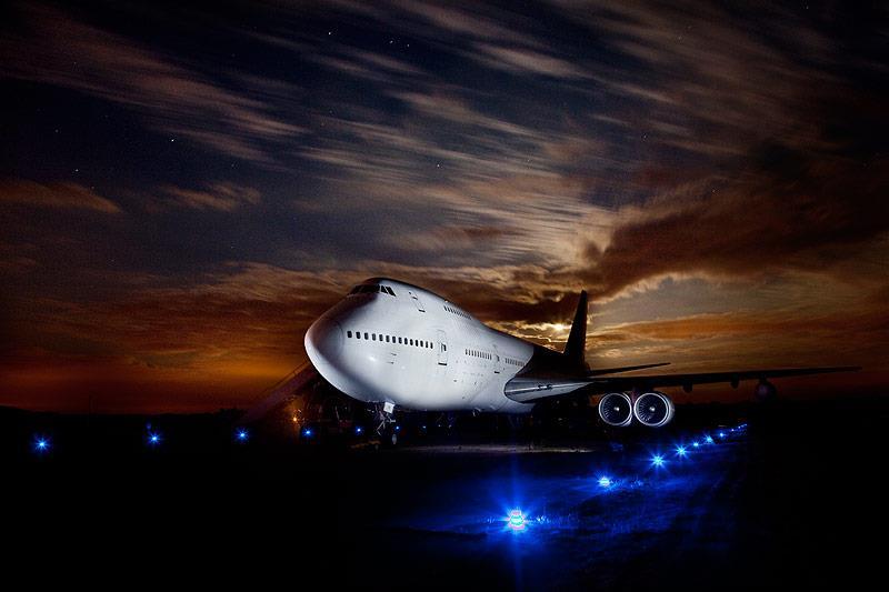 GURULÓÚT FÉNYEK TAXIWAY LIGHTS CENTERLINE LIGHTS EDGE LIGHTS