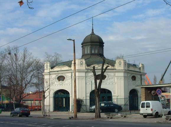 4.) A körhinta Hrsz.: 29732/5 Építési ideje: 1906 Rekonstrukció: 1996-97. Tervező: - A vidámpark legrangosabb műemléképülete, melynek felújítása elnyerte az Európa Nostra díjat 1997-ben.