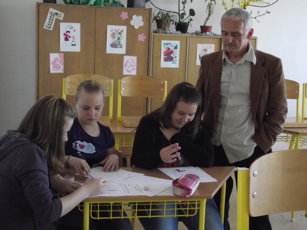 Ízelítőül: Fizikából gyakorlati feladatok: tömegmérés, térfogatmérés, sűrűség számítása került sorra Bobákné