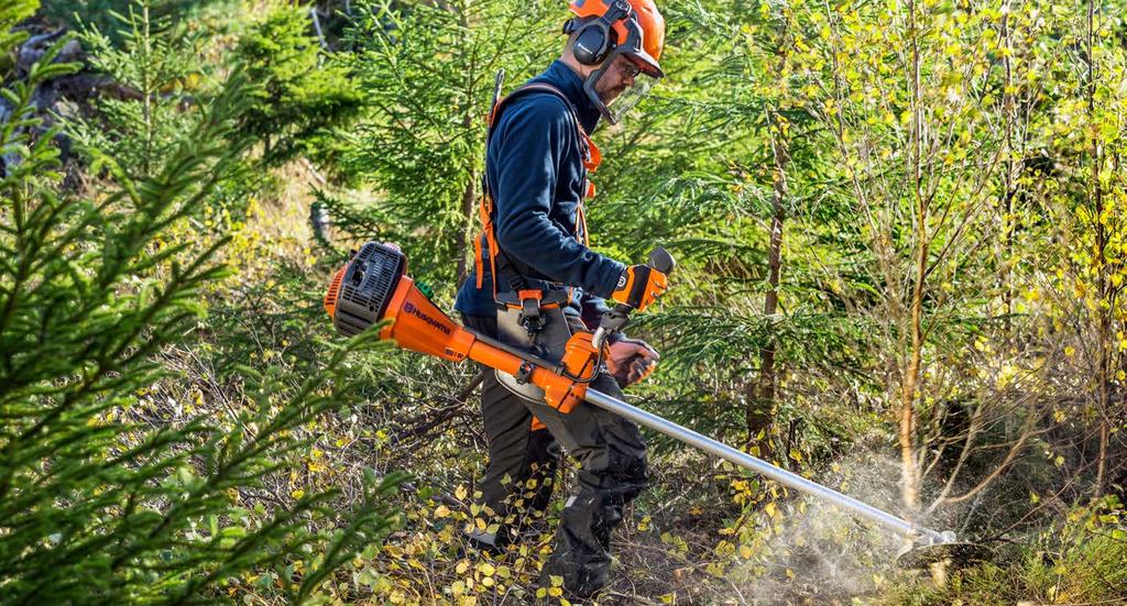 SZEGÉLYVÁGÓK, LOMBFÚJÓK HUSQVARNA ŐSZI AJÁNLAT 2017 Az X-Torq technológia akár 60%-kal csökkenti a károsanyagkibocsátást és 20%-kal az üzemanyag-fogyasztást.