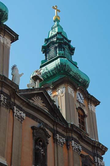 A Ferenczy Múzeumi Centrum kortárs képzőművészeti fesztiváljának tizennyolc napja alatt összesen tizennyolc, tematikusan is összefonódó kiállítás nyílt, nyílik a városban, ezekhez különleges