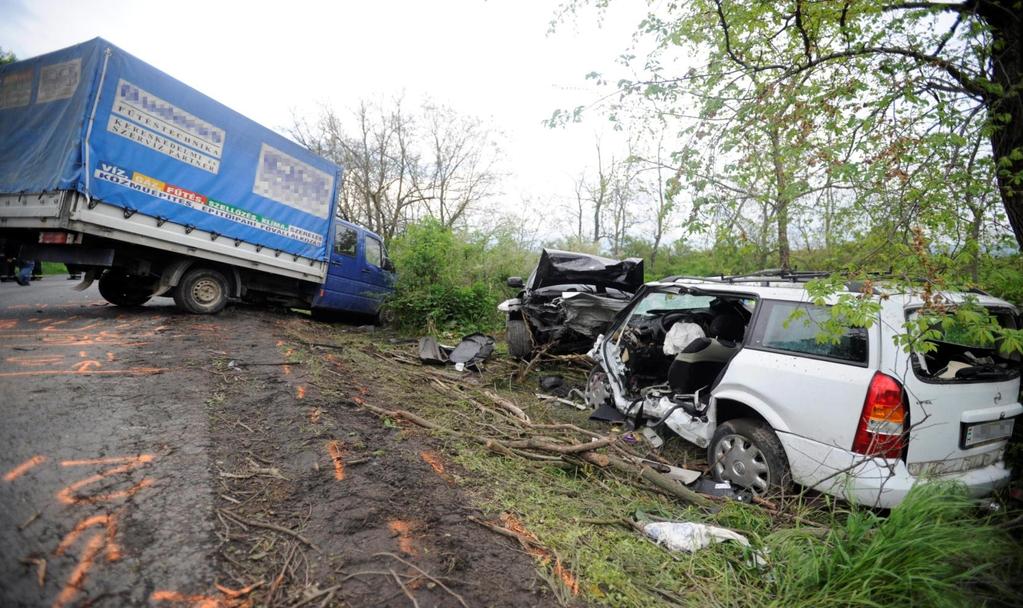 (2) A polgárőr a rendőri intézkedést igénylő baleset helyszínére érkezését követően haladéktalanul értesíti az általános rendőrségi feladatok ellátására