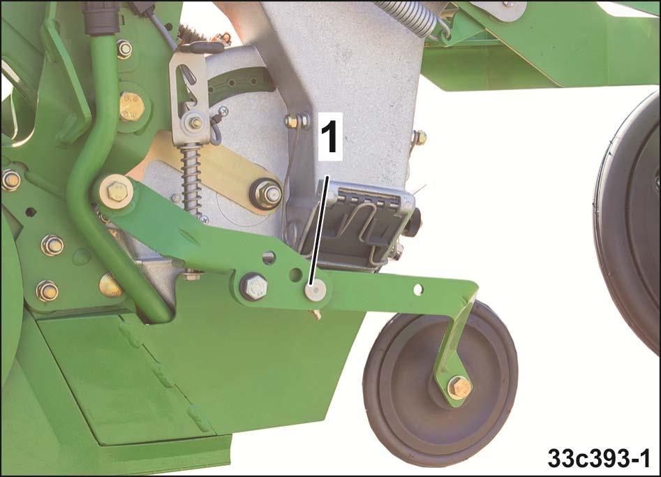 A gép használata 9.1 A vetőmagtartály feltöltése és kiürítése A vetőmag-tartály nyitása előtt ki kell kapcsolni a ventilátort.