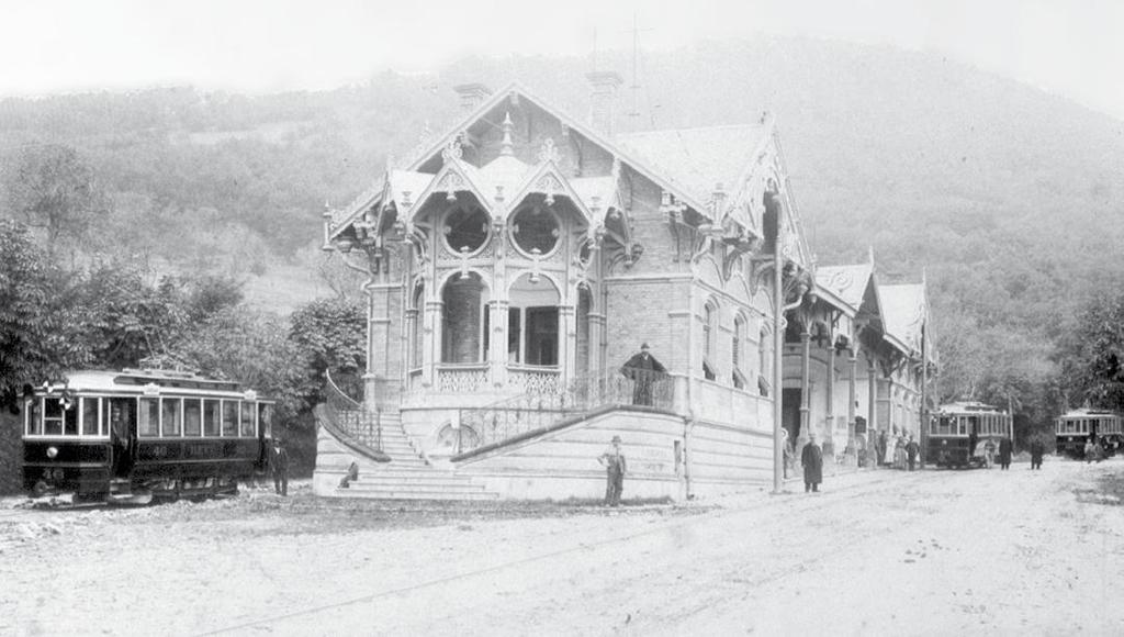 Az egykori Lóvasút végállomás épülete Buda második lóvasútja 1868. június 30-án indult el első útjára a Lánchíd budai hídfője és a Zugliget között.