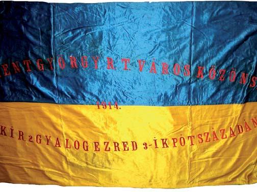 19. kép. A hadi zászló A oldala. (Ltsz.: 1888). 20. kép. A fehér anyagrész díszítése a B oldalon, részlet. 21. kép. A zászlólap sarka és bojtja, részlet.