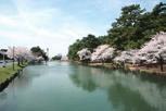 csónakázótó 敷島公園ボート池 A tavon vizibicikli és csónak bérlésére van lehetőség.