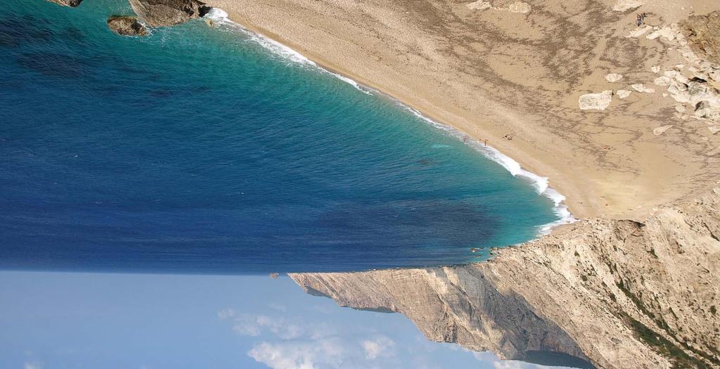 A Jón-szigetek (Korfu, Lefkada, Kefalonia, Zakynthos) legnagyobb tagja Kefalonia, különleges természeti szépségével, kristálytiszta, türkizkék vizével, homokos strandjaival, barlangtavaival,