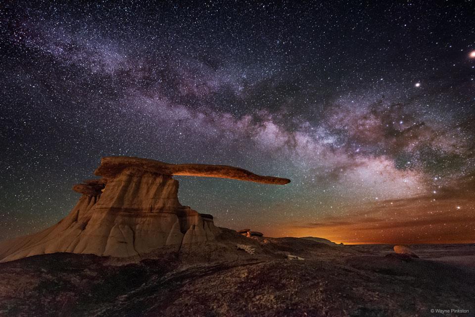 A Tejútrendszer, a Galaxis. A galaxis szó görög eredetű, a tejútra utal. Sokszor gondolkodtam már azon, hogy milyen lehetett az égbolt látványa akkor, amikor még nem voltak mesterséges fényforrások.