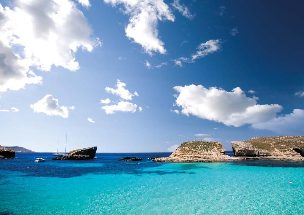 Málta A mediterrán térség központjában, Európa és Afrika között található parányi sziget, mindössze 93 kilométerre fekszik Szicíliától.