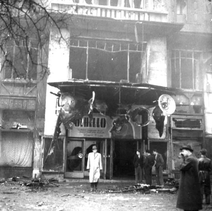 Budapest, 1956. október 25. Ady mozi Gergely feleségének kérdésére, hogy a díjjal kapott 75 000 forintot is netán vissza akarja szolgáltatni, az író igennel felelt.