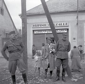 Szeptember 28-án a németek és szovjetek Moszkvában aláírták a Német Szovjet Barátságról és Határokról szóló szerződést, amely