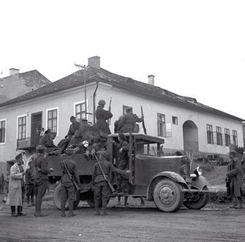 Ugyanazon a napon Berlin nyomására a magyarok lezárták a határt, de az átkelés, bár kissé lelassult, folytatódott. 1940.