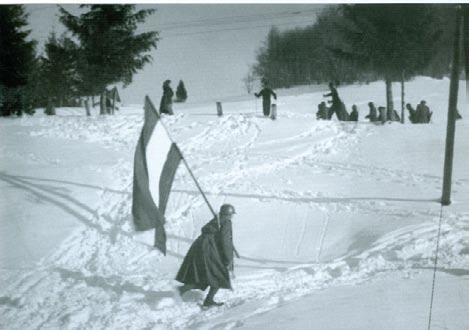 Fejezetek a Magyar-Lengyel barátság vészterhes éveiből (1939-1945) Magyar-lengyel határállomás és átkelő. 1939.