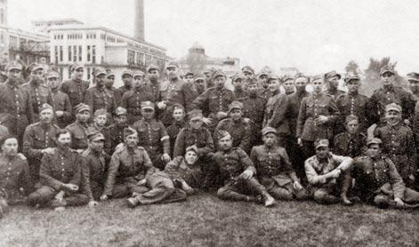 Budapesti Képviselete között. A magyar Honvédelmi Minisztérium és a Lengyel Külügyminisztérium külön egyezménye alapján a HM-ben létrehozták a 21. Ügyosztályt, amelynek munkáját 1939.