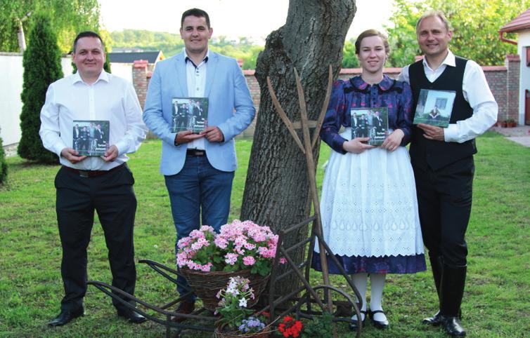 KINDERTHEATERSPIEL - Das Tarianer Kulturhaus wandelte sich am 7. April in ein Märchenland um, das Deutschsprachiges Theatertreffen für Grundschulen der Region Nord hat hier stattgefunden.