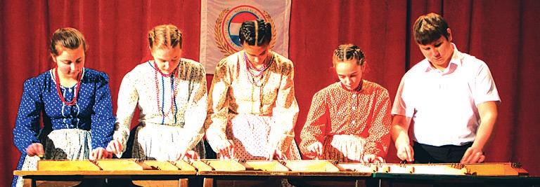 Festival je okupio 100 mladih, jedanaest amaterskih dramskih grupa iz Srbije, Hrvatske i Mađarske, koje su pred brojnom publikom izvele svoje komade.