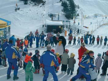 Sunce, snijeg, uživanje u skijanju Skijaši, daskaši, izletnici i posjetitelji skijaških tura bit će oduševljeni.