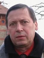 Adrian Popescu Eu ştiu de unde-ţi vin strămoşii Eu ştiu de unde-ţi vin strămoşii, Pământu-n adâncime-i cu monede, De sapi în coasta Râpei roşii. Albinele roiau, stuparu-avea un nimb, Atunci.