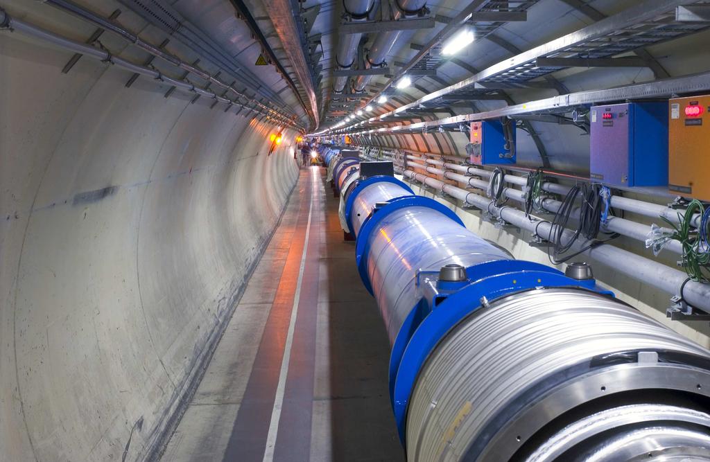 Dipole magnets of LHC in the tunnel Horváth Dezső:
