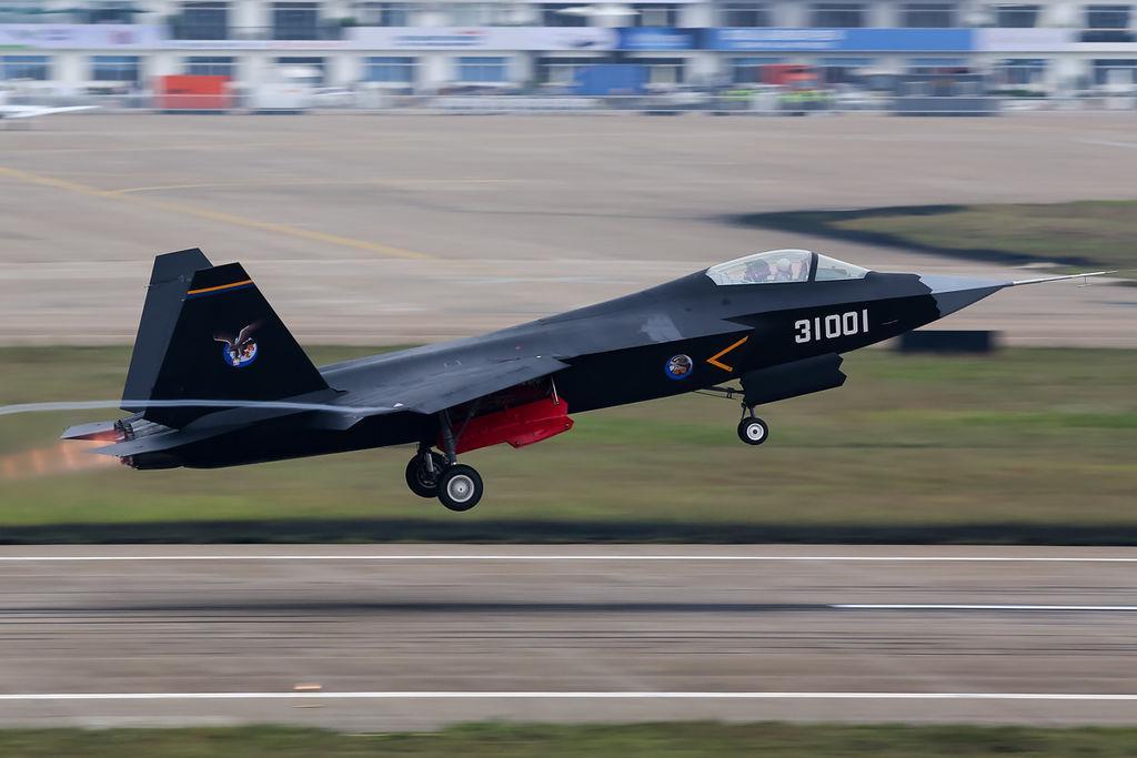 Shenyang J-31 (Gyártó: Shenyang Aircraft Corporation) Kapcsolódó cikkek: http://www.jetfly.