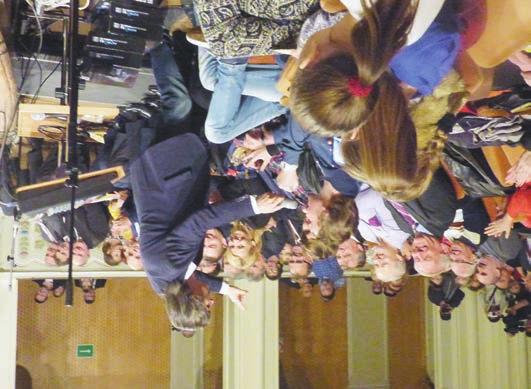 Begrüßt wurden die Anwesenden, darunter Thomas Altfatter, Vizepräfekt des Kreises Sathmar und Dorel Coica, Bürgermeister der Stadt Sathmar von der Moderatorin des Kulturabends Christel Ungar Ţopescu,